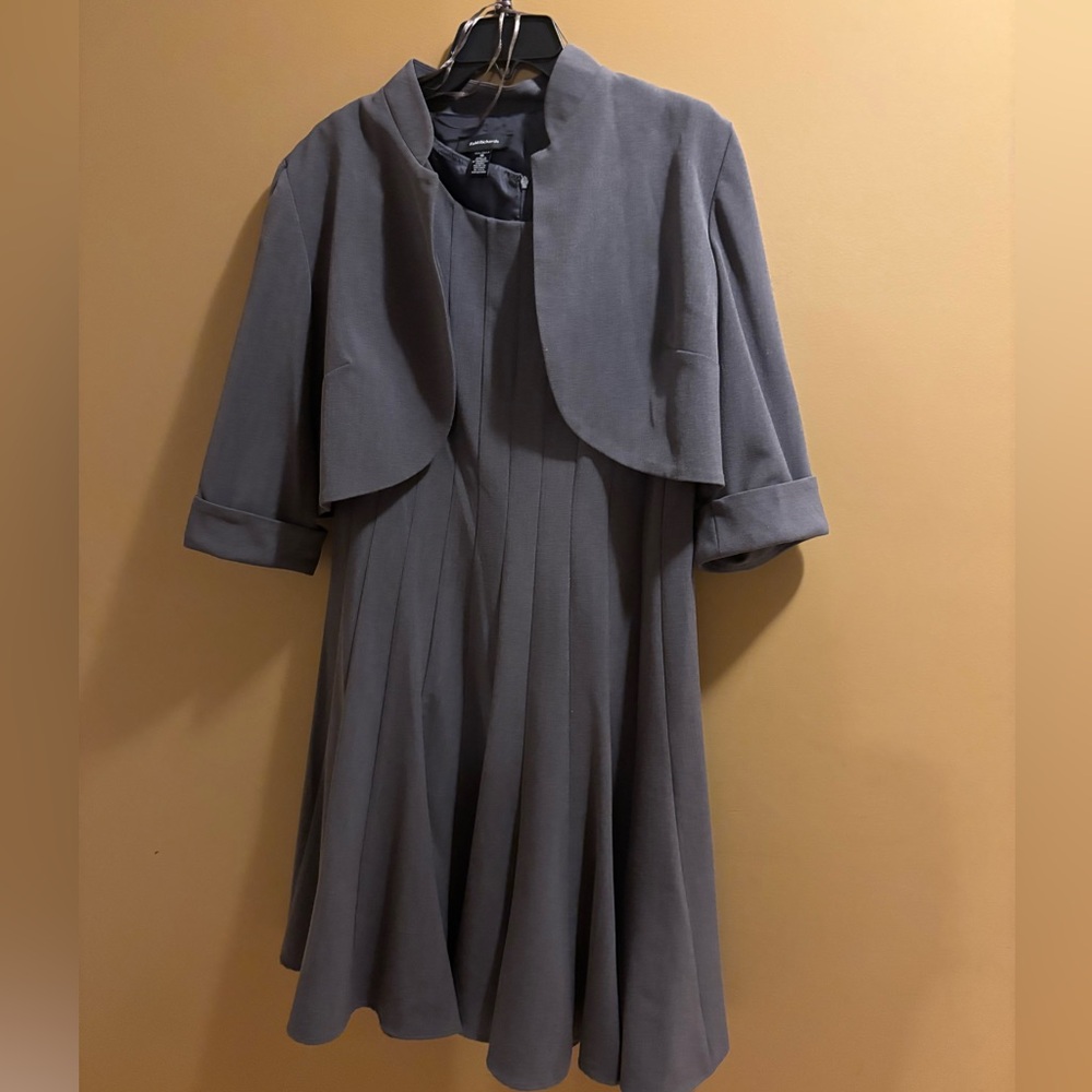 ⭐️⭐️R&M Richards Charcoal Dress with Jacket